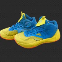 کفش بسکتبال درحد نو سایز ۳۸