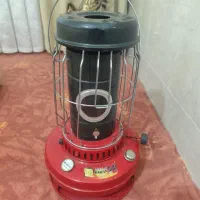 یک عدد چراغ نفتی سالم در حد نو نو