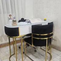 میز ناخن و صندلی
