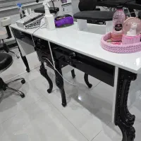 میز ناخن ۲ نفره|آرایشگاه و سالن‌های زیبایی|مشهد, چهارچشمه|دیوار