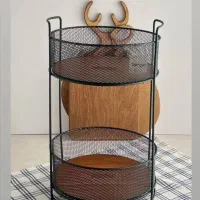 تعدادی نیروی کار در مفتول کاری