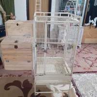 قفس بزرگ با پایه و لونه کاسکو شاه طوطی