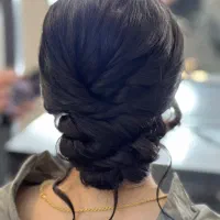 میکاپ و شنیون و کاشت مژه