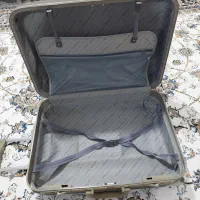 چمدان تمیز و سالم