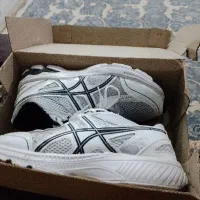 کفش اسیکس سفید مشکی سایز 43