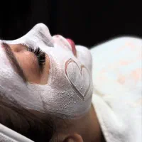 پاکسازی تخصصی پوست(فیشال)فقط بانوان