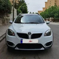 برلیانس ۳۲۰ کراس