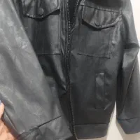 کت چرمِ پسرونه