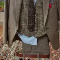 کت و شلوار و پیراهن و کراوات و کمربند و کفش کالج