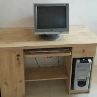 میز کامپیوتر سالم