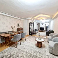 آپارتمان ۹۰ متری / پارک دانشجو / حیاط دار راه جدا