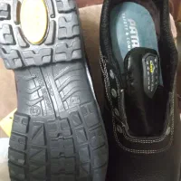 سلام کفش کار کاملا نو سایز ۴۳بفروش میرسه