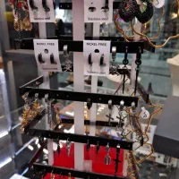 بدلیجات. ، ساعت مچی ، عینک آفتابی|بدلیجات|نیشابور, محله میدان باغات|دیوار