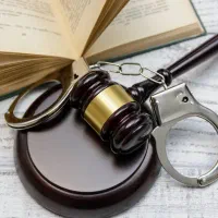 وکیل پایه یک دادگستری متخصص دعاوی کیفری