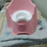 وان بچه و صندلی دشویی