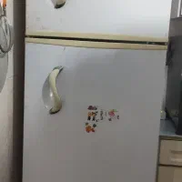 یک عدد یخچال