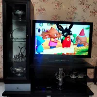 میز و تلویزیون
