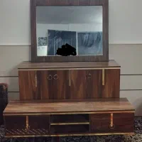 آینه و کنسول و میز تلویزیون|بوفه، ویترین، کنسول|کاشان, میدانگاه آقا|دیوار