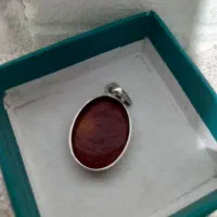 عقیق سرخ یمن با قاب نقره ب همراه حرز امام جواد|کلکسیون اشیاء عتیقه|ری, سیزده آبان|دیوار