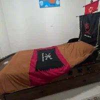 تخت نوجوان