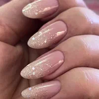 کاشت ناخن به مناسبت یلدا