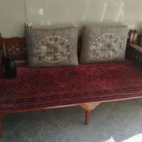 تخت سنتی و میز و صندلی