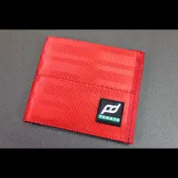 یک عدد کیف پول گمشده همراه کارت موتور و مدارک