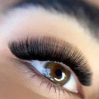 خدمات و آموزش کاشت مژه