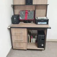میزکامپیوتری همراه تمام وسایل