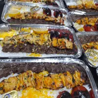 آشپز و کمک آشپز و سالن دار