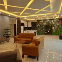 دستیار خانم و مدیر فروش