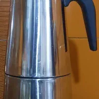 موکاپ قهوه ساز بدنه استیل ۸ نفری