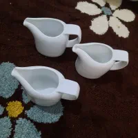 تعدای ظروف آشپزخانه