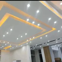 خانم علاقه‌مند به کار دکوراسیون داخلی