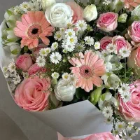 به یک نیرو جهت همکاری در گل فروشی نیازمندیم.