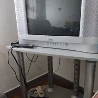 تلویزیون و میز