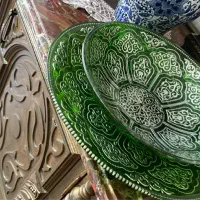 تعدادی ظروف چینی سفید رنگ و بلور رنگی|ظروف سرو و پذیرایی|تهران, عباسآباد|دیوار