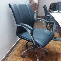 صندلی اداری چرخ‌دار (مدیریتی/کنفرانسی)