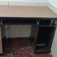 میز کامپیوتر یا تحریر در حد صفر|میز تحریر و کامپیوتر|شیراز, کوشک میدان|دیوار