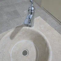 روشویی کابینتی مدرن با شیر آب