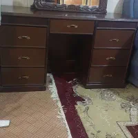 میز آرایشی با آینه سالم و تمیز|تخت و سرویس خواب|خمینی‌شهر, |دیوار