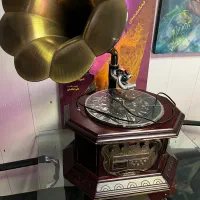 گرامافون در حد نو