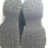 کفش|کیف، کفش، کمربند|قروه, |دیوار