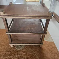 شلف چوبی  وسایل میتونید سبد داخلش بگذارید