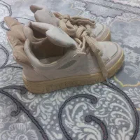 کفش سایز ۳۷|کیف، کفش، کمربند|صحنه, |دیوار