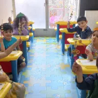 خدمه مهدکودک