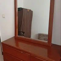 دراور ایینه وکتابخانه تمیز