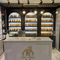 دکور و میز و رگال مخصوص ارایشی و عطر و ادکلن|فروشگاه و مغازه|مشهد, گوهرشاد|دیوار