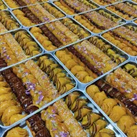 چند نفر خاتم در کارگاه شیرینی پزی نیاز مندیم|استخدام خدمات فروشگاه و رستوران|بهارستان, |دیوار