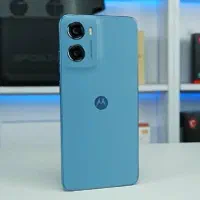 موتورولا e15 با آک فرقی نداره